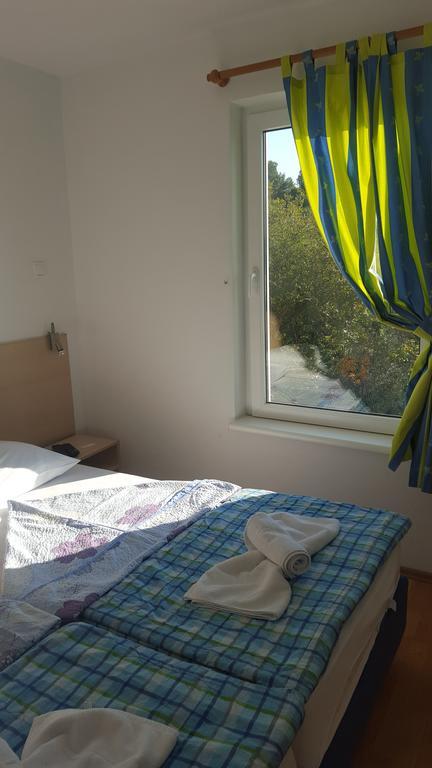 Bed&Breakfast Villa Eva Omišalj Habitación foto